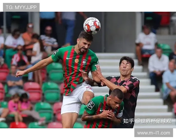 阿贾克斯与兹沃勒激战正酣 荷甲新赛季精彩对决一触即发 阿贾克斯与兹沃勒激战正酣 荷甲新赛季精彩对决一触即发