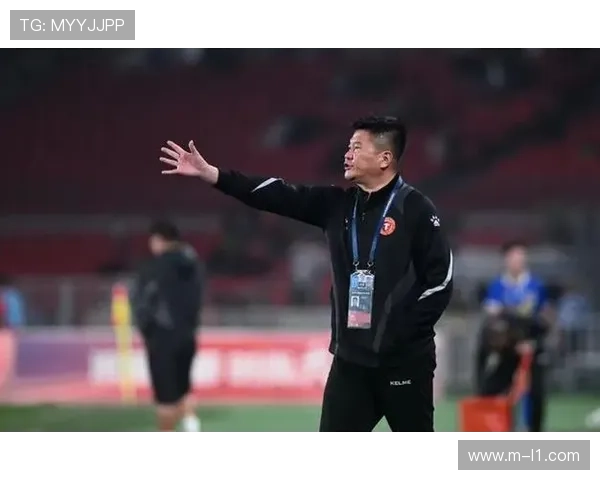 辽宁铁人主帅李金羽:冲超成功只是足球发展的一小步 辽宁铁人主帅李金羽:冲超成功只是足球发展的一小步